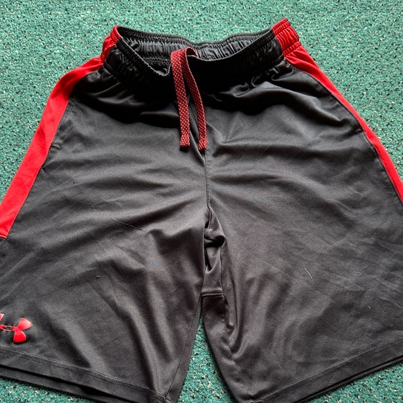 Under Armour boys Basketball shorts YMED Loose - Picture 1 of 8